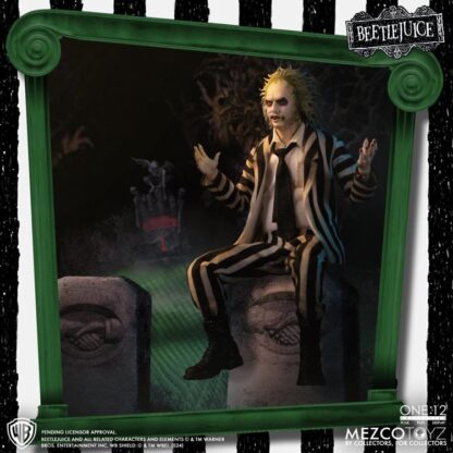 Mezco One:12 Collective Beetlejuice ( 1988 ) Deluxe Edition Action Figure