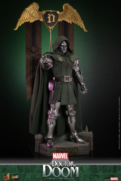 Hot Toys Marvel Comics Doctor Doom CMS002 1/6 Scale Figure